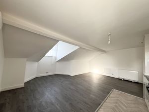 Photo 1- click for photo gallery